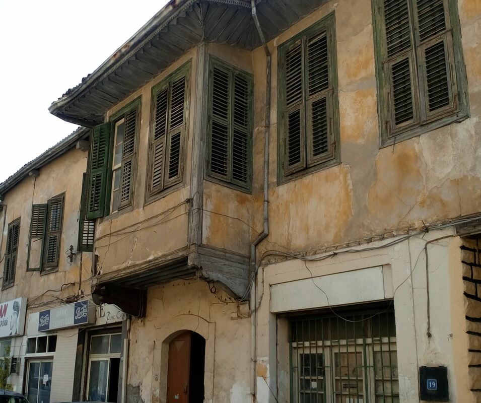 A nice derelict old building with outstays in Lefkosa.